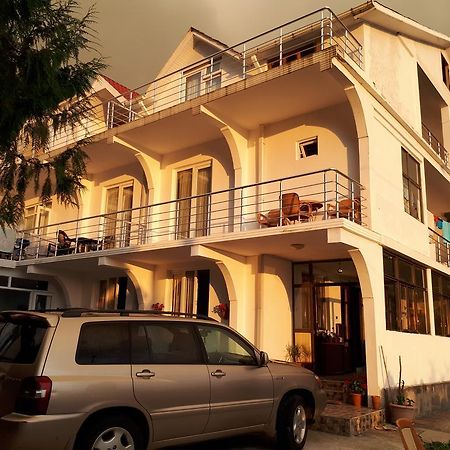 Готель Rezo'S House Кваріаті Екстер'єр фото