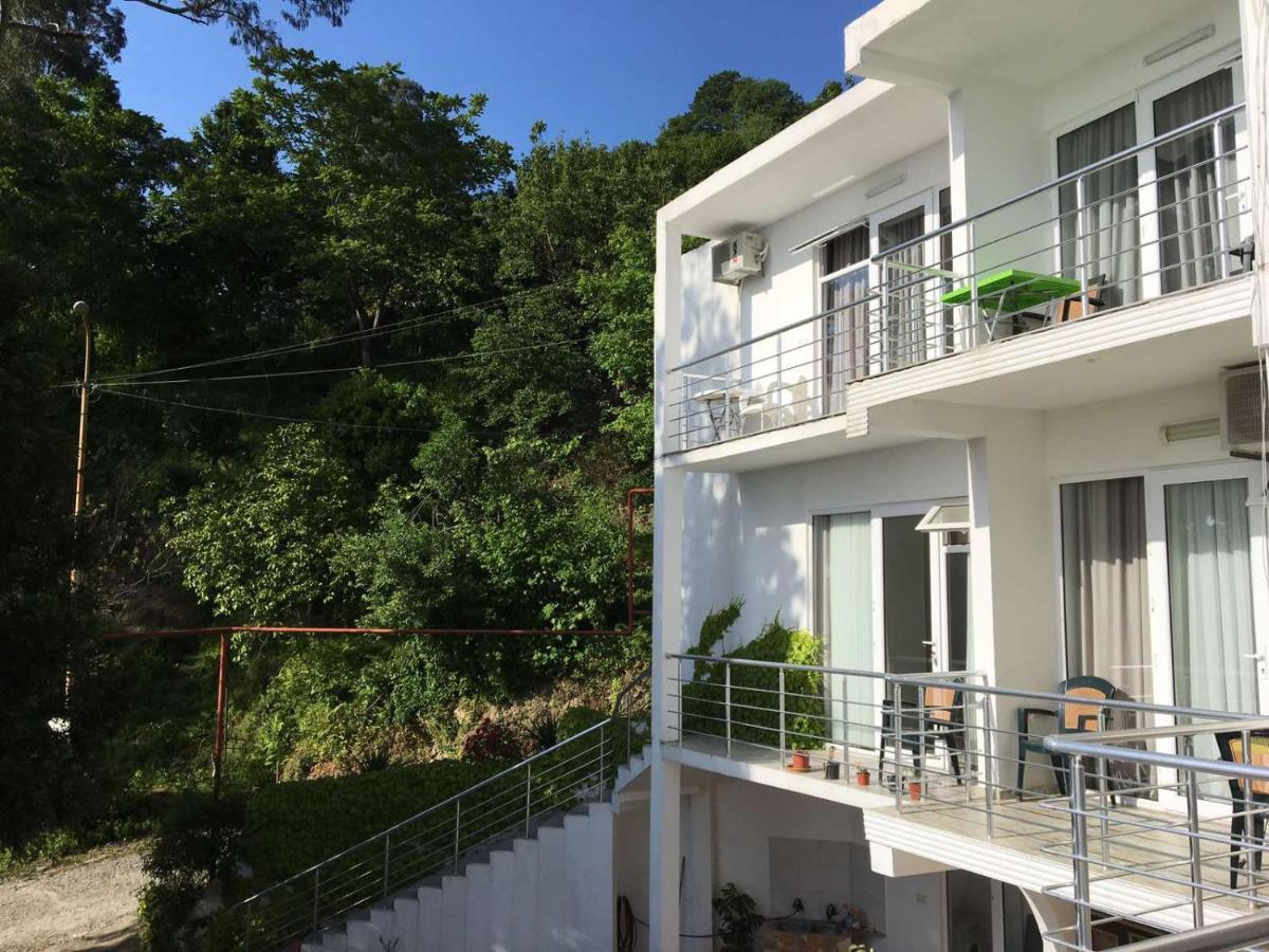 Готель Rezo'S House Кваріаті Екстер'єр фото