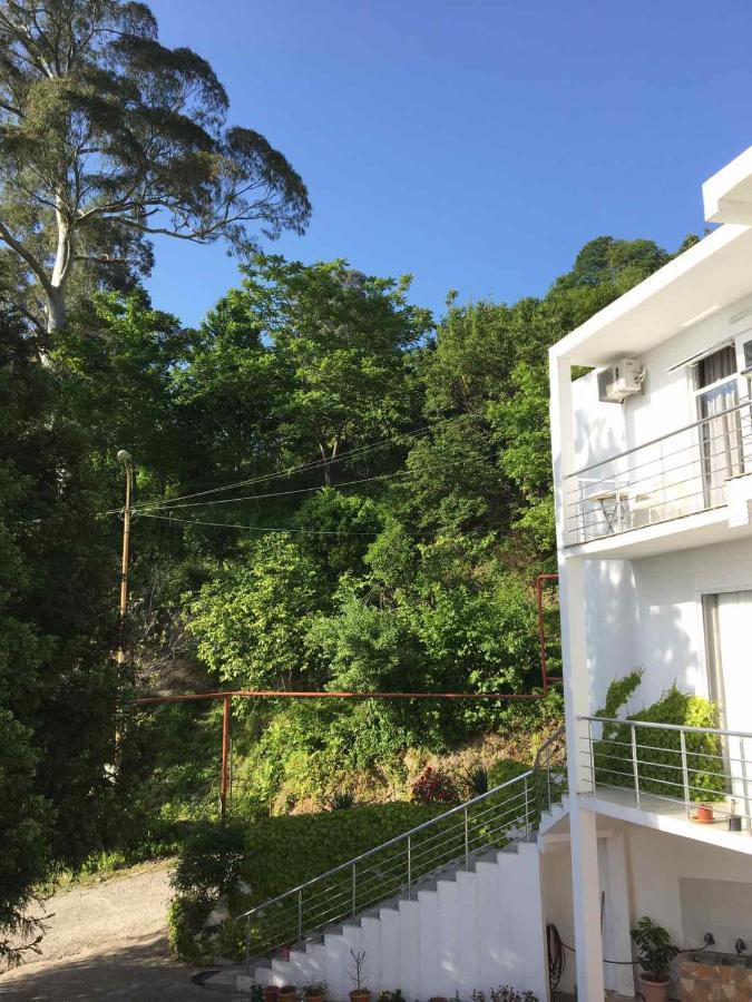 Готель Rezo'S House Кваріаті Екстер'єр фото