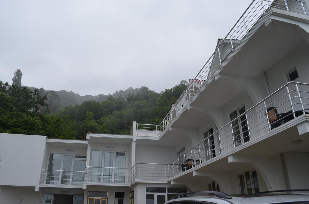 Готель Rezo'S House Кваріаті Екстер'єр фото